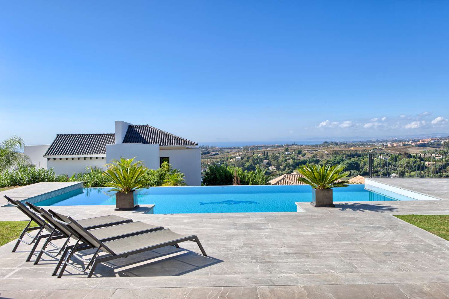 VILLA CON VISTAS AL MAR EN LOS FLAMINGOS, BENAHAVÍS