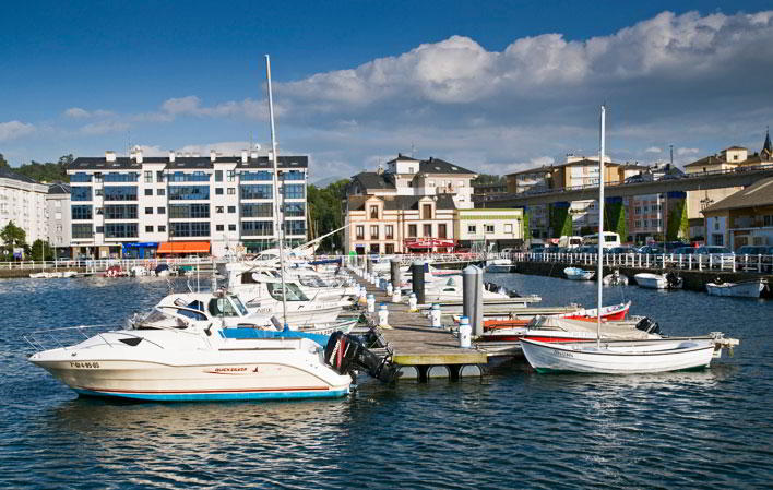 HUS TILL SALU I HJÄRTAT AV NAVIA, ASTURIEN