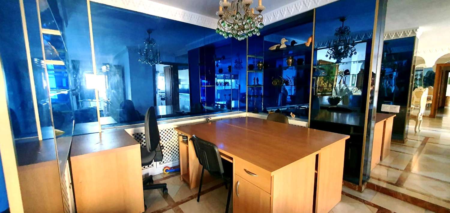 APPARTEMENT SPECTACULAIRE DANS LE CENTRE DE MARBELLA