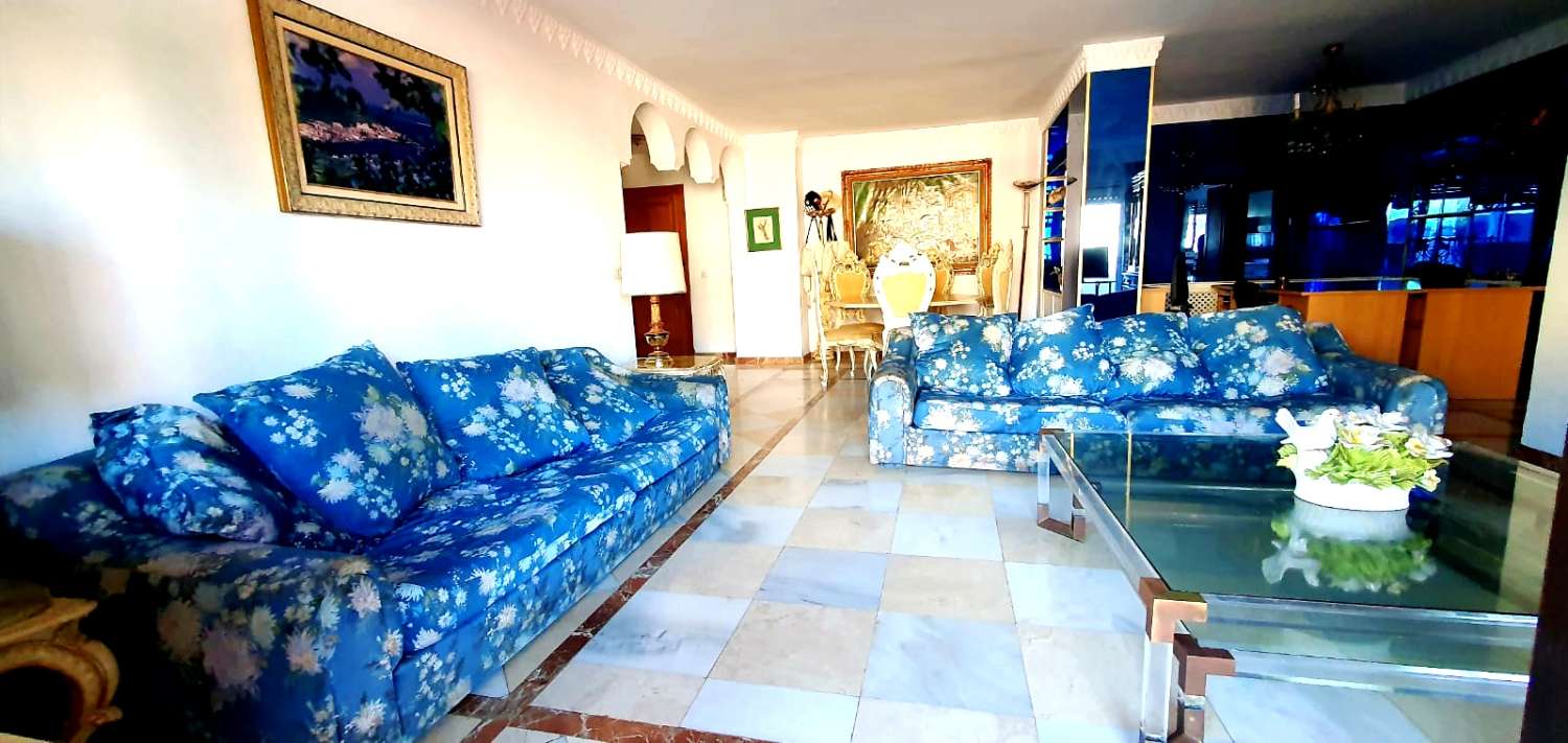 APPARTEMENT SPECTACULAIRE DANS LE CENTRE DE MARBELLA