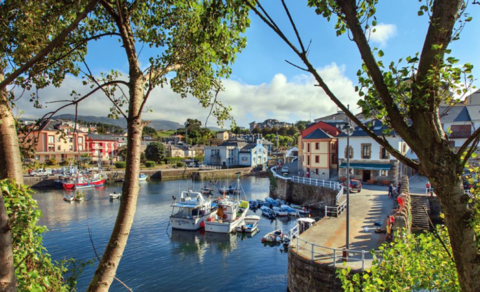 SUURI TILAISUUS PUERTO DE VEGAN SATAMASSA, NAVIA