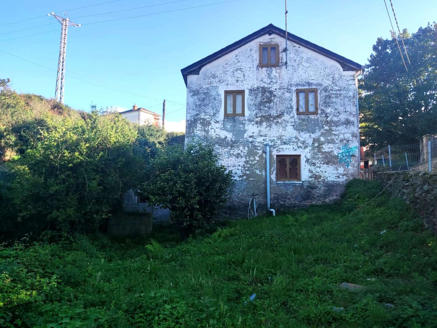 STOR MÖJLIGHET I HAMNEN I PUERTO DE VEGA, NAVIA