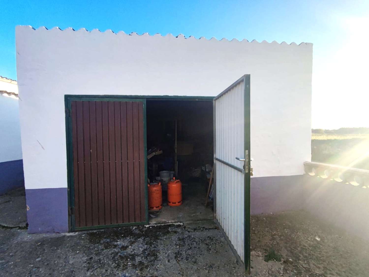 LARGE HOUSE IN TAPIA DE CASARIEGO WITH ENDLESS POSSIBILITIES