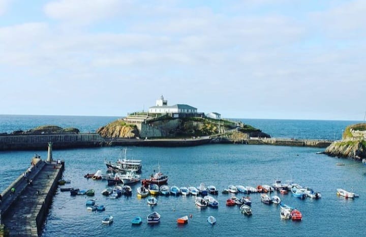 GRANDE MAISON À CÔTÉ DE LA PLAGE DE LA MURAILLE, TAPIA DE CASARIEGO