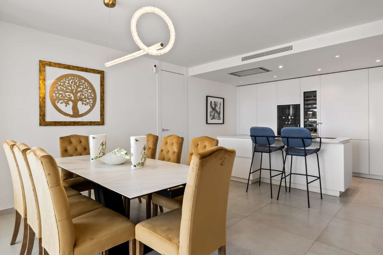 SUPERBE APPARTEMENT À NUEVA ANDALUCÍA