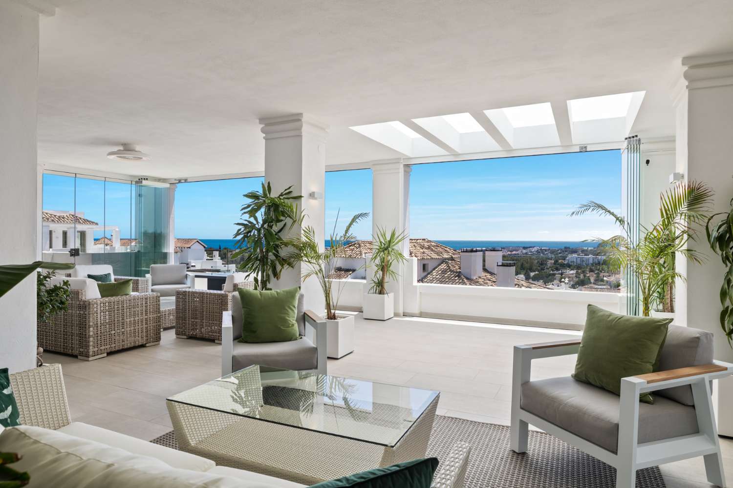 SUPERBE APPARTEMENT À NUEVA ANDALUCÍA