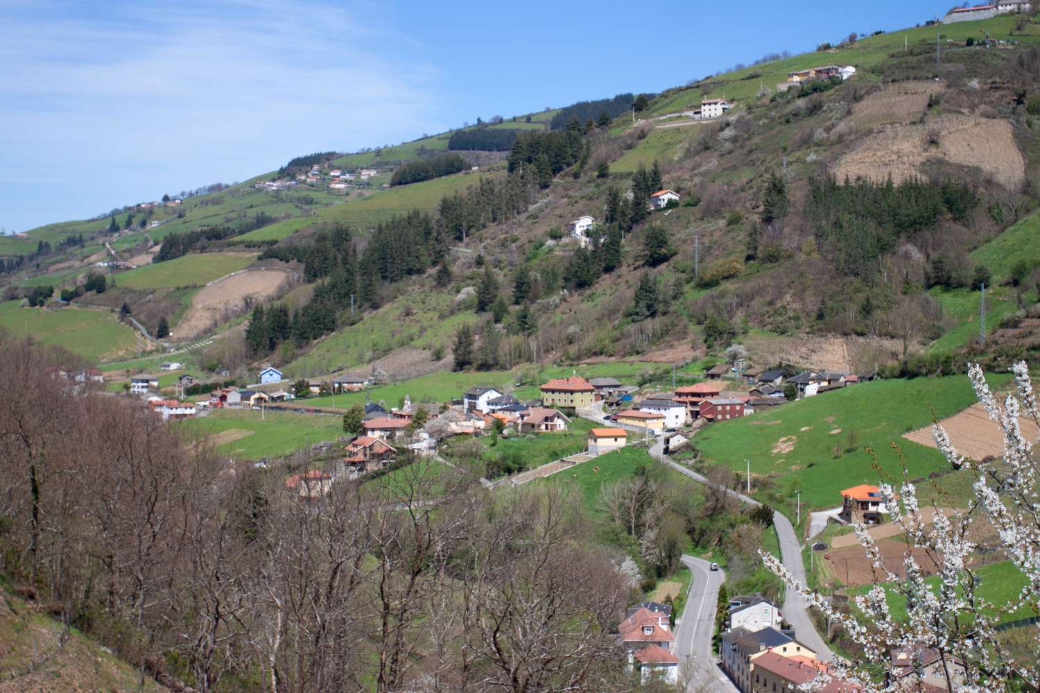 HUS TIL SALGS I LIMÉS, CANGAS DEL NARCEA