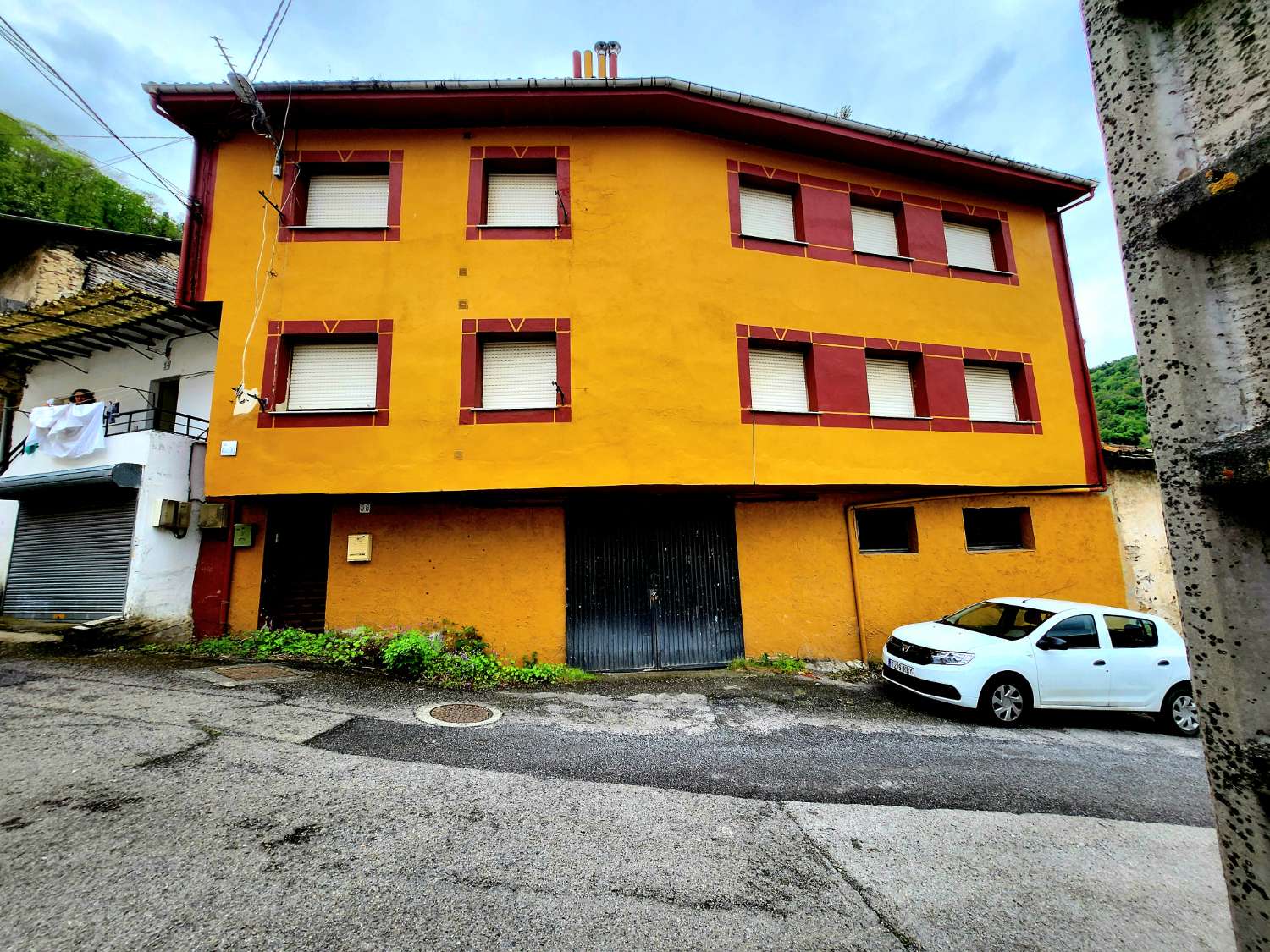 HOUSE FOR SALE IN LIMÉS, CANGAS DEL NARCEA