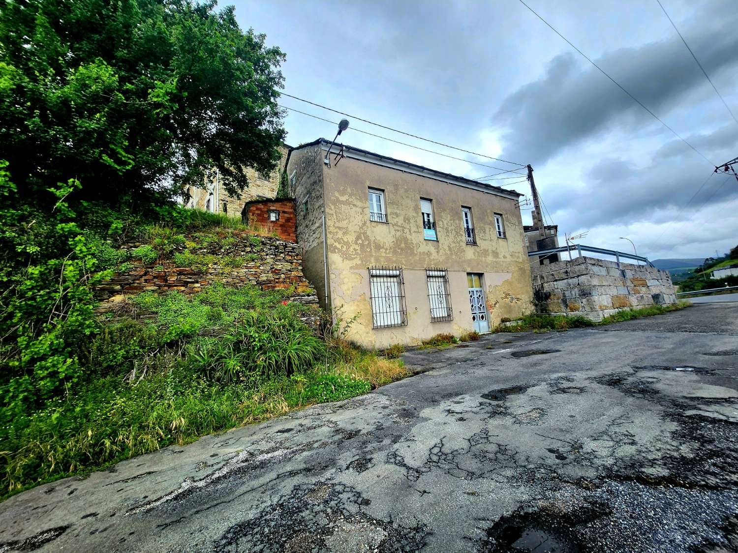 HUS TIL SALGS I PORTO DE ABAIXO (RIBADEO)