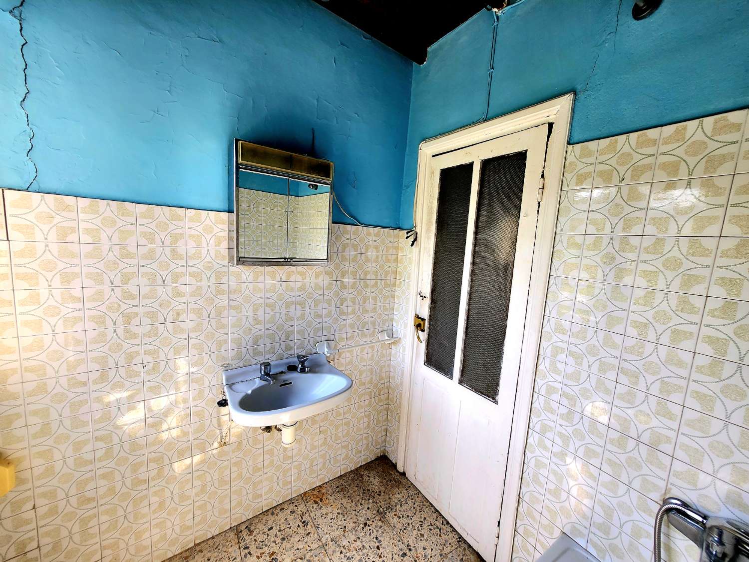 CASA EN VENTA EN EL CENTRO DE VEGADEO