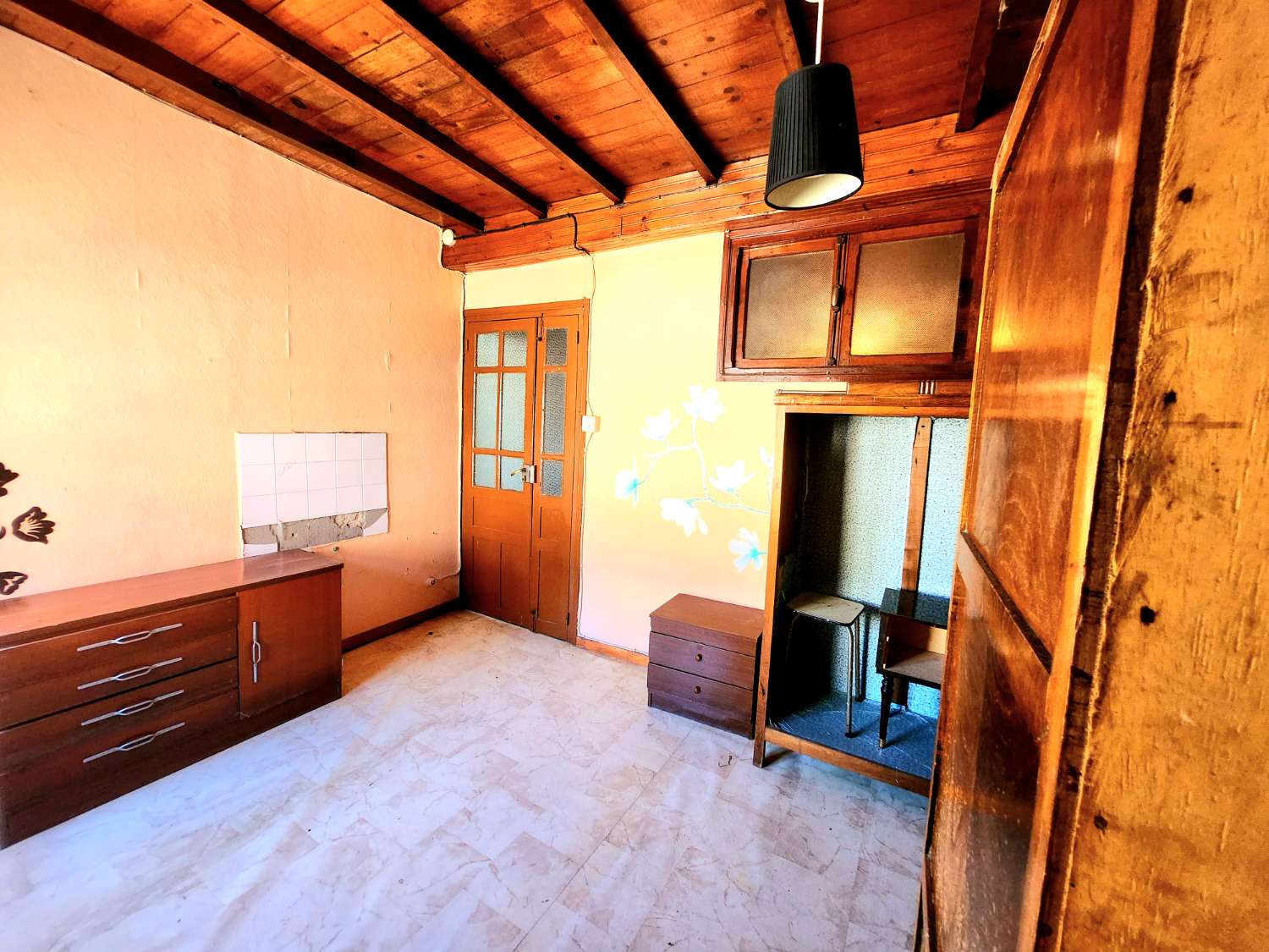 CASA EN VENTA EN EL CENTRO DE VEGADEO