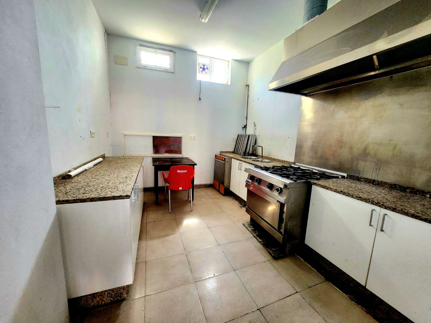 CASA EN VENTA EN EL CENTRO DE VEGADEO