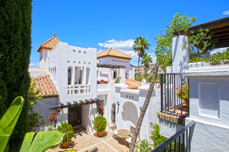 Encantadora residencia estilo Cortijo en Marbella