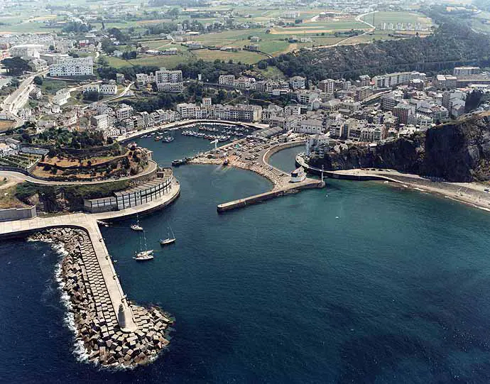 Haus und Finca in Luarca zu verkaufen