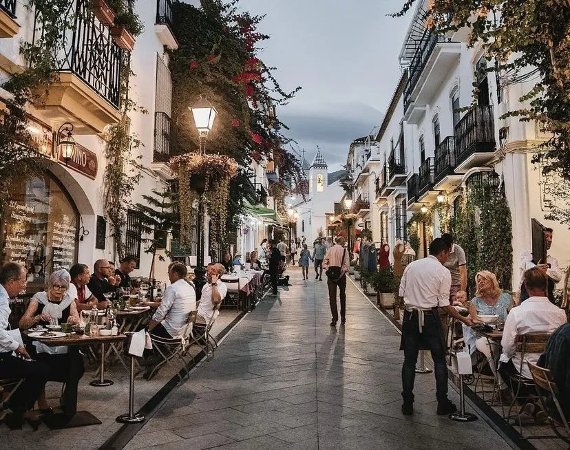 Moderni huvila Naguelesissa - Marbellassa