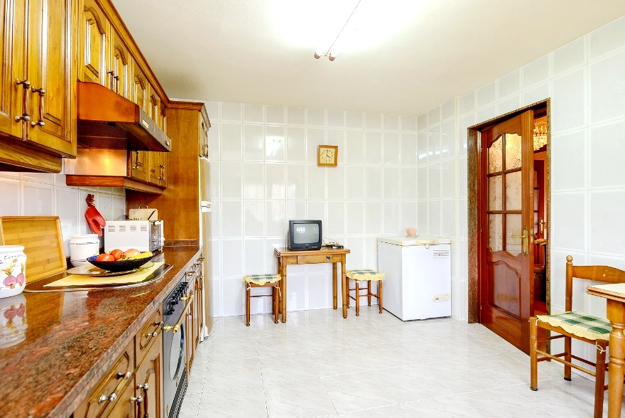 BEAUTIFUL DETACHED HOUSE IN BIMENES