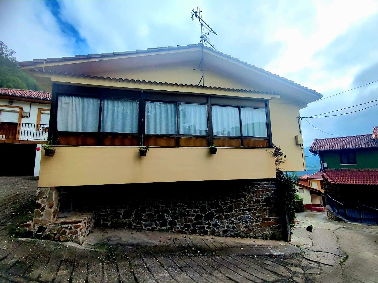 MAISON DE VILLAGE À PAXÍO, MIERES