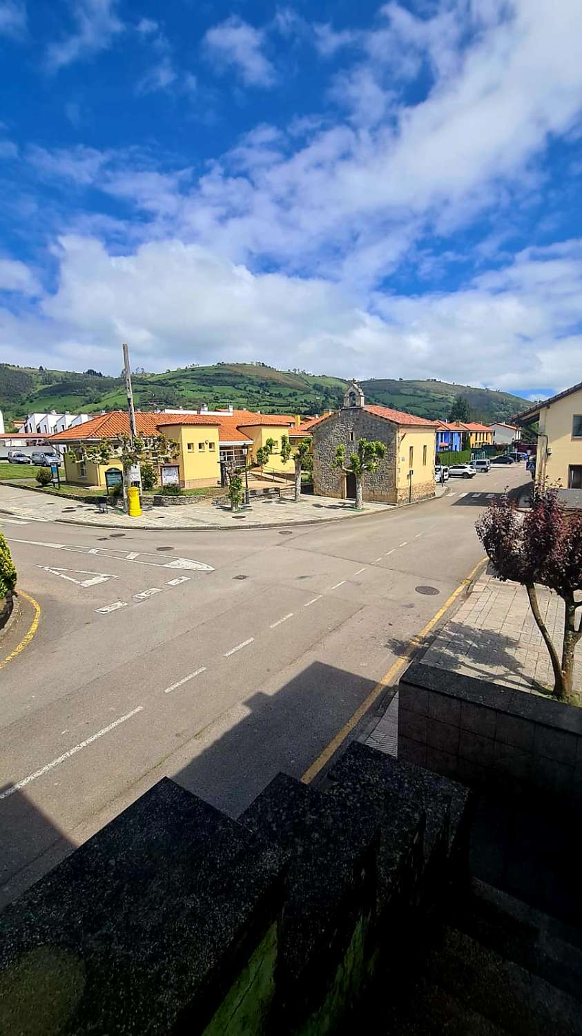 APPARTEMENT AU REZ-DE-CHAUSSÉE À VENDRE AVEC PETIT TERRAIN À VEGA DE SARIEGO