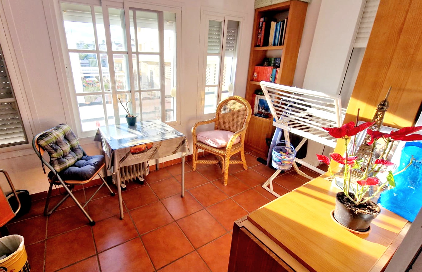 GRAND APPARTEMENT DE 3 CHAMBRES DANS LE CENTRE D’ESTEPONA