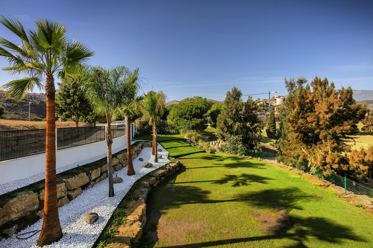 Villa luxueuse et élégante avec vue panoramique à Marbella.