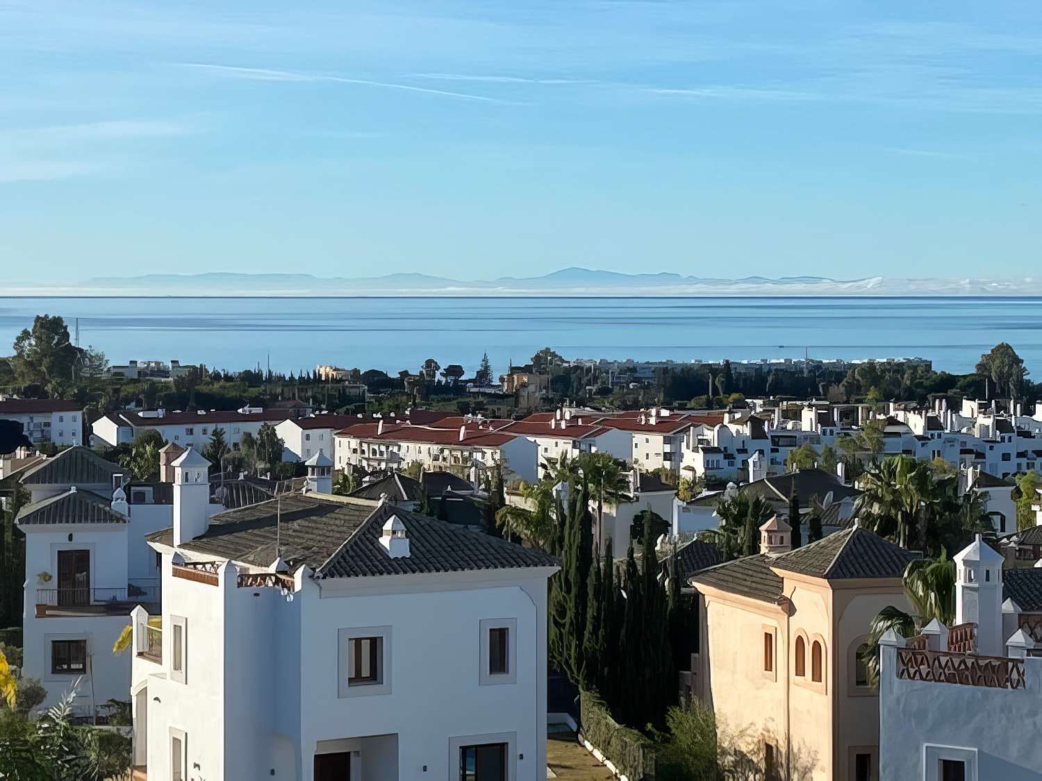 Luksuriøs duplex penthouse med udsigt over havet og Gibraltar