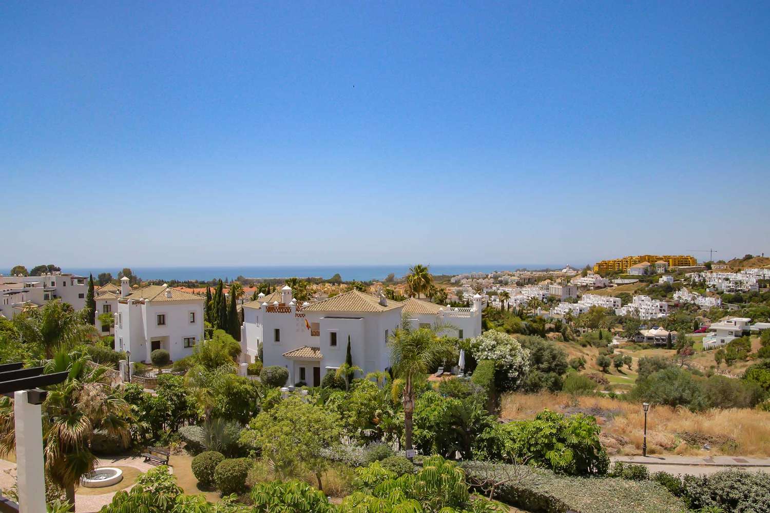 Luxuriöses Duplex-Penthouse mit Blick auf das Meer und Gibraltar