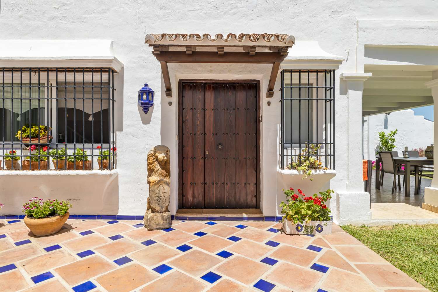 HOUSE FOR SALE IN PUERTO BANÚS