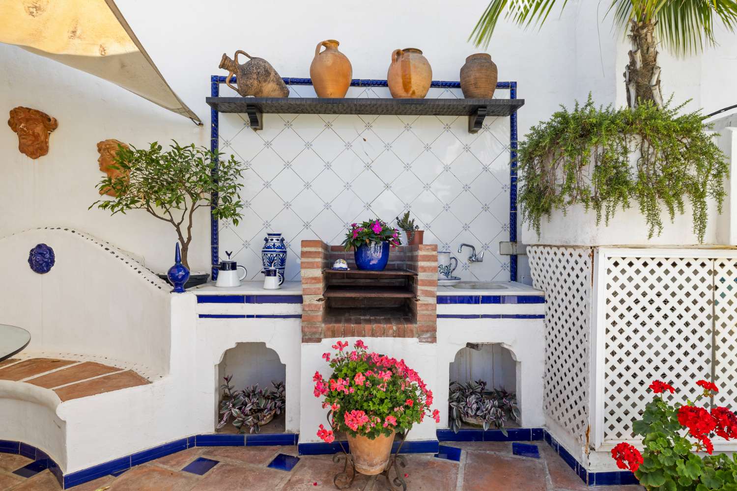 HOUSE FOR SALE IN PUERTO BANÚS