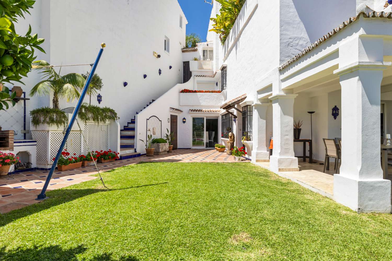 CASA EN VENTA EN PUERTO BANÚS