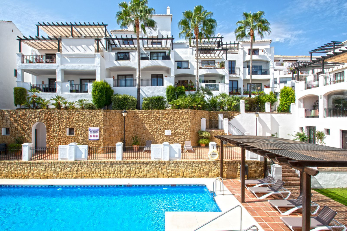 Fantastische duplex met panoramisch uitzicht Los Monteros Pueblo, Marbella