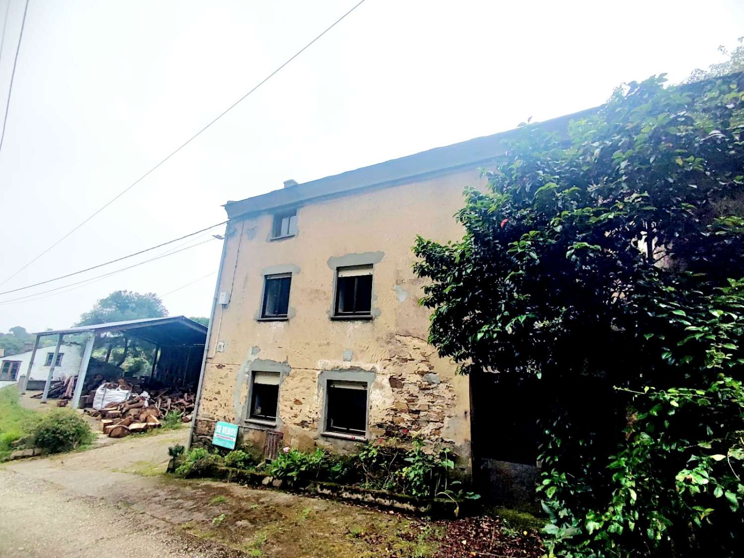 GROSSES EINFAMILIENHAUS IN TAPIA DE CASARIEGO