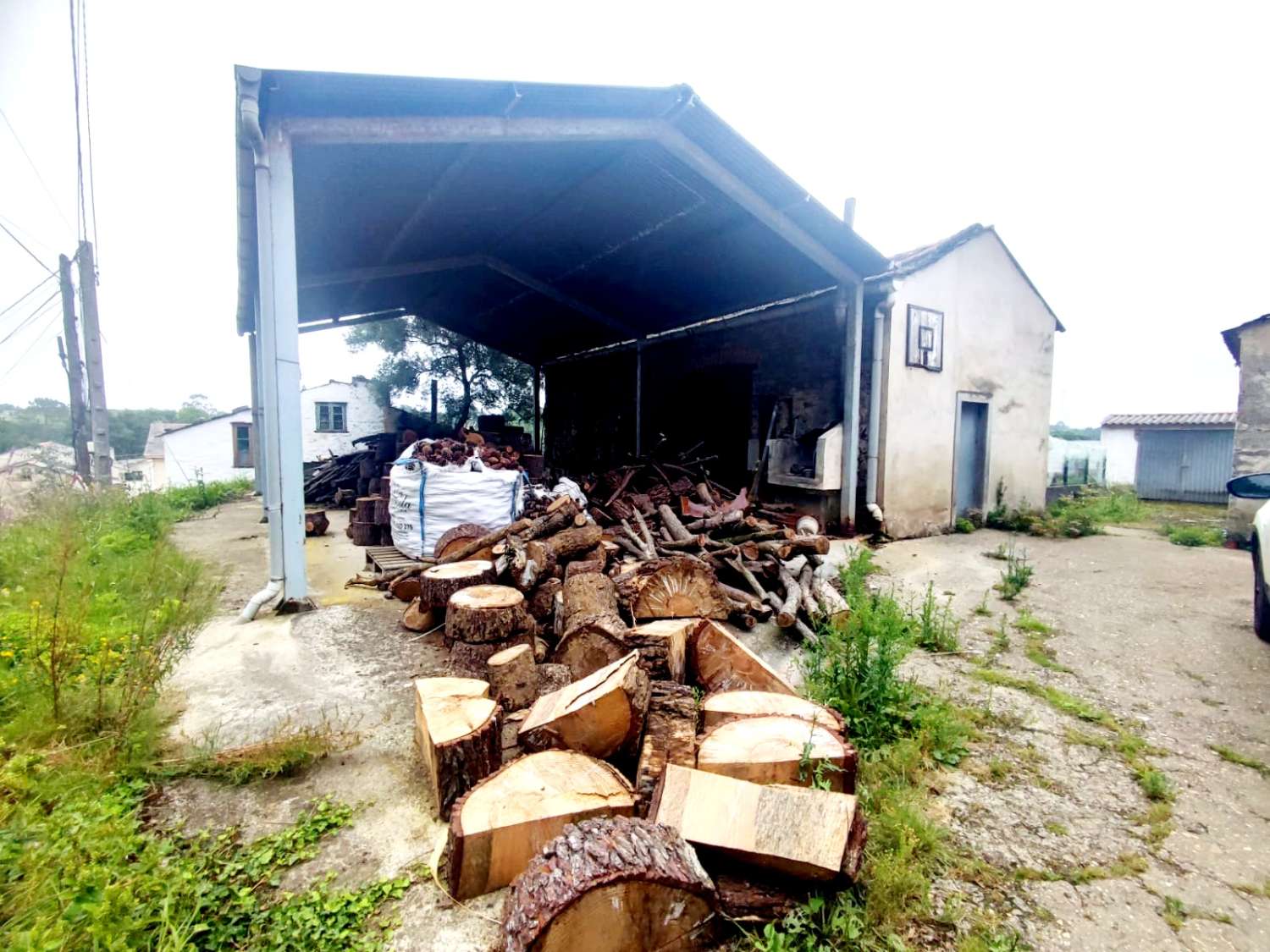 GROSSES EINFAMILIENHAUS IN TAPIA DE CASARIEGO