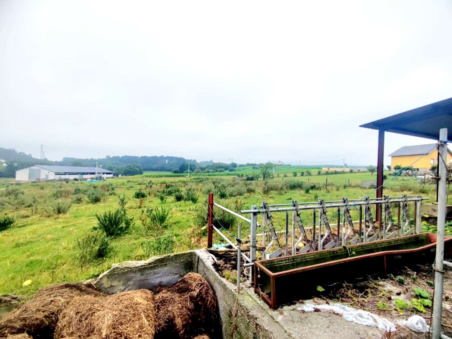 STORT FRISTÅENDE HUS ELLER VILLA TAPIA DE CASARIEGO