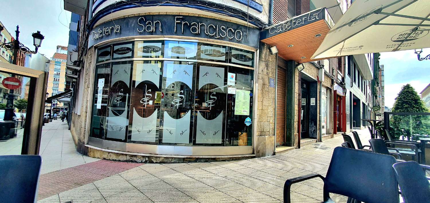 ¡TRASPASO CAFETERÍA SAN FRANCISCO! ZONA AUDITORIO, OPORTUNIDAD ÚNICA EN EL CORAZÓN DE OVIEDO