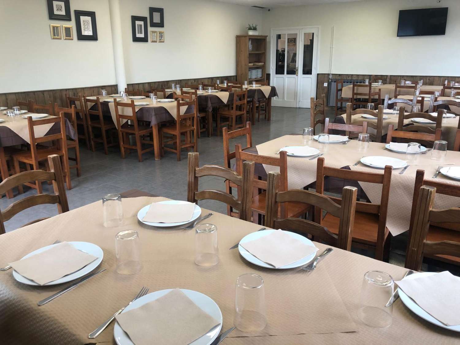 Restaurant and Property for Sale in Oviedo