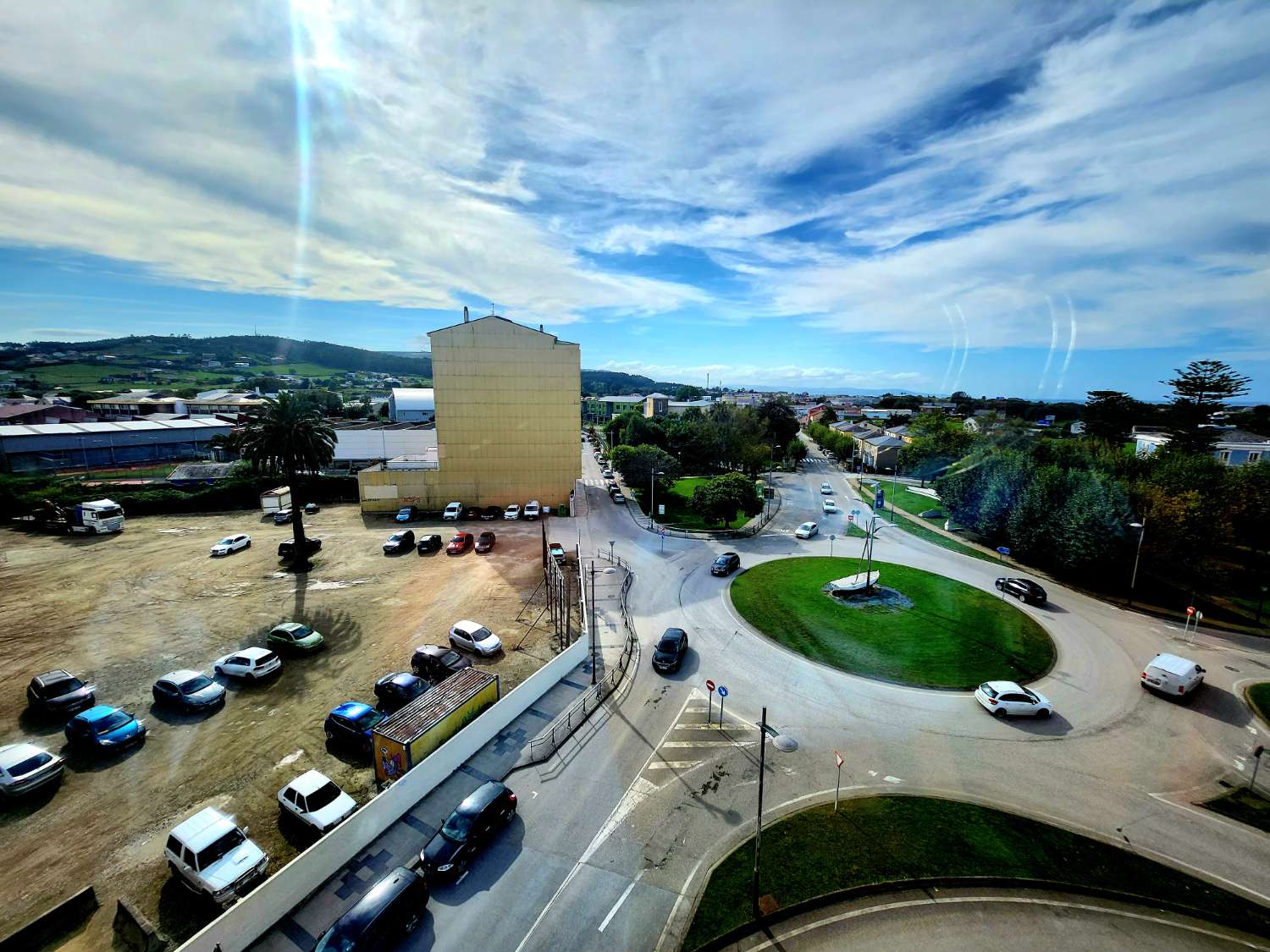 GROSSE WOHNUNG ZUM VERKAUF IN RIBADEO