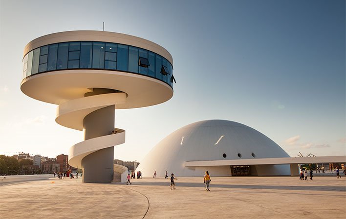 Opmærksomhed investorer! Charmerende lejlighed i det historiske centrum af Avilés!