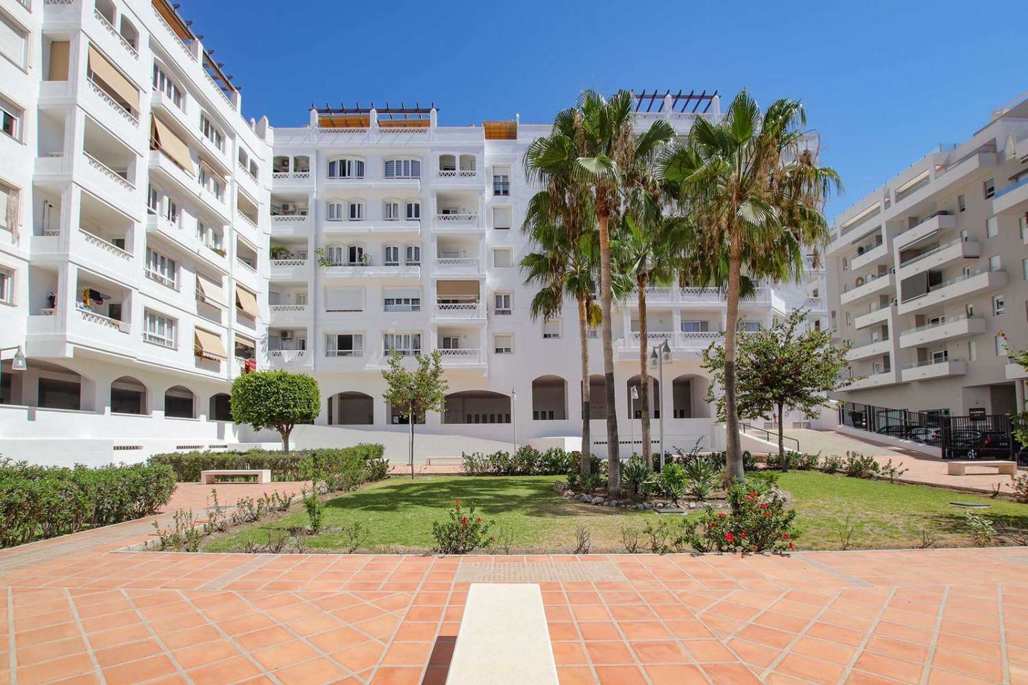 Atemberaubende 3-Zimmer-Wohnung in Nueva Andalucia, Marbella