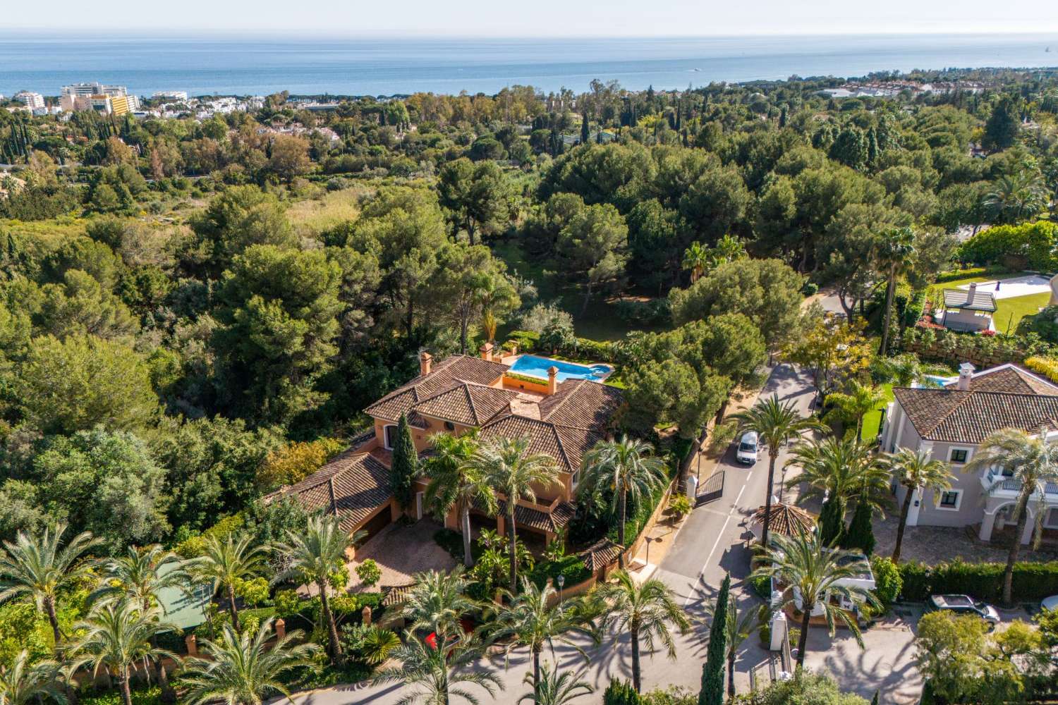 Encantadora villa de estilo andaluz en la milla de oro de Marbella