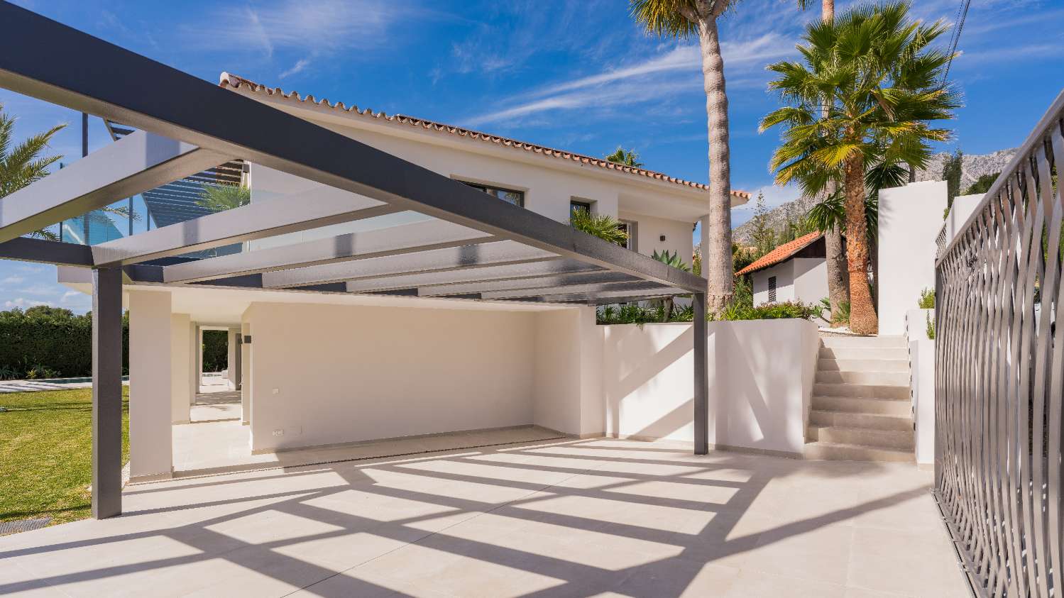 Elegante villa met panoramisch uitzicht op zee in Nagüeles, Marbella-Costa del Sol