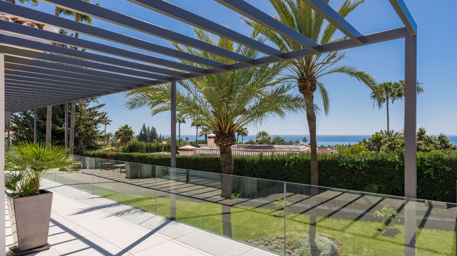 Élégante villa avec vue panoramique sur la mer à Nagüeles, Marbella-Costa del Sol