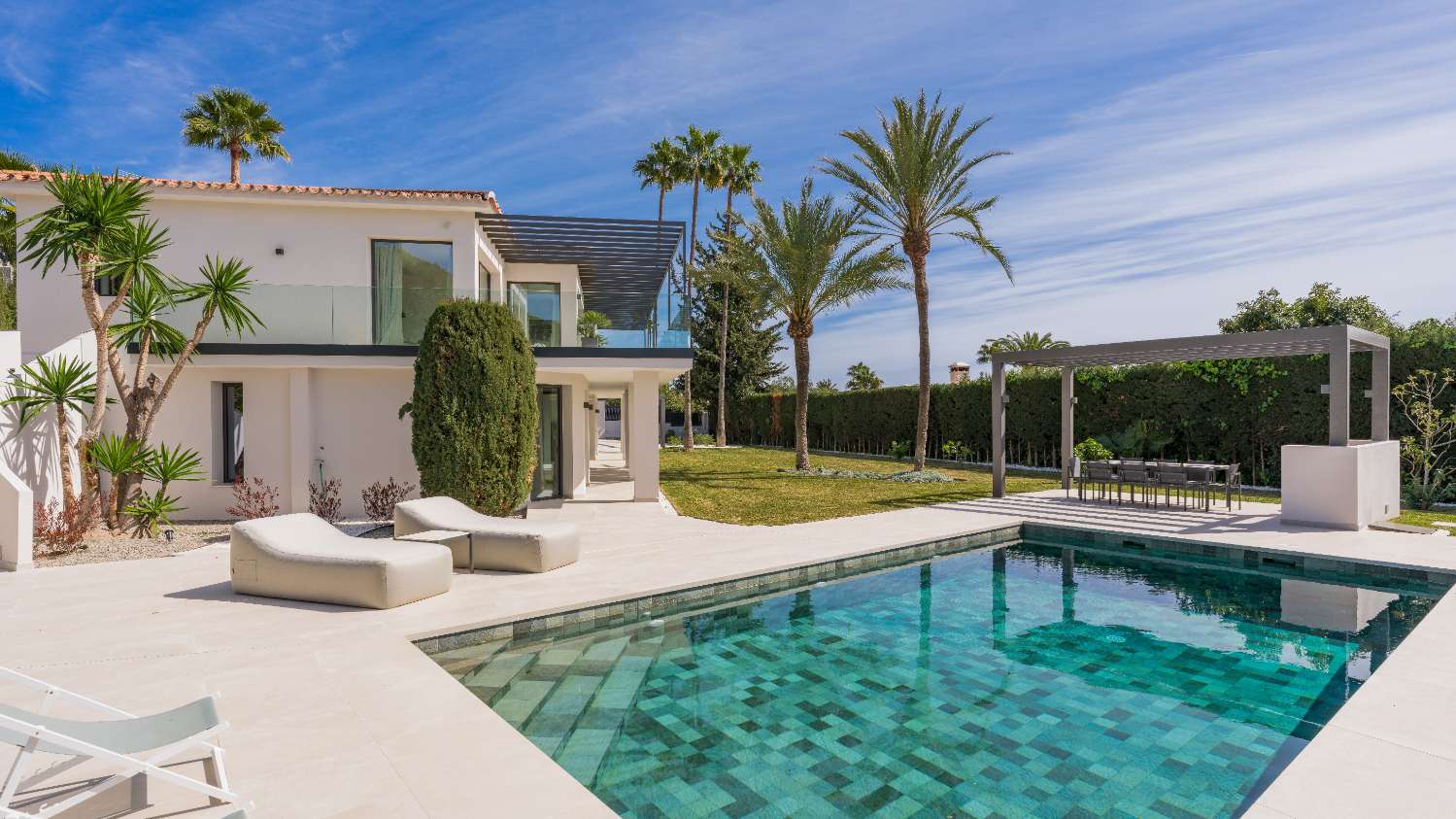 Élégante villa avec vue panoramique sur la mer à Nagüeles, Marbella-Costa del Sol