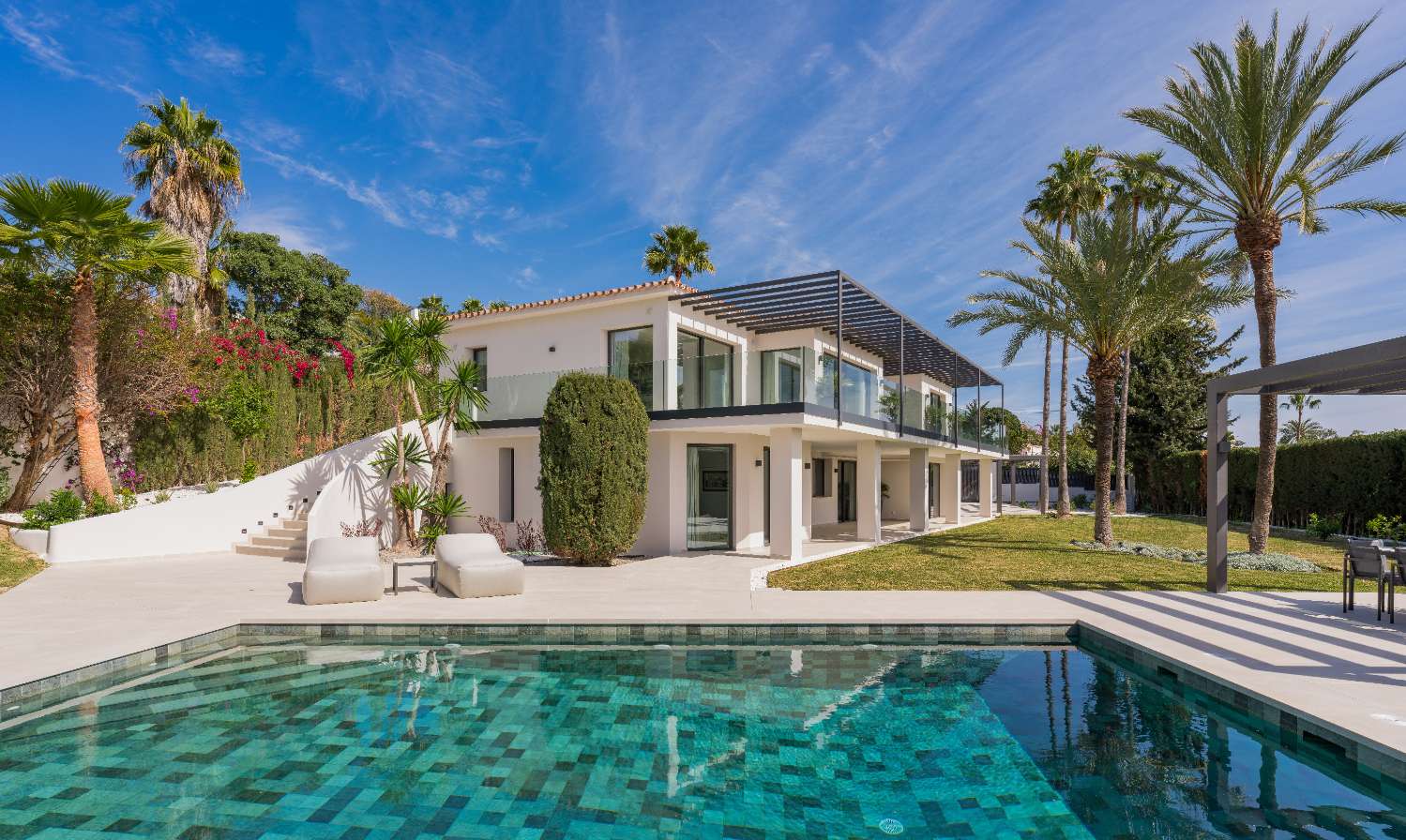 Élégante villa avec vue panoramique sur la mer à Nagüeles, Marbella-Costa del Sol