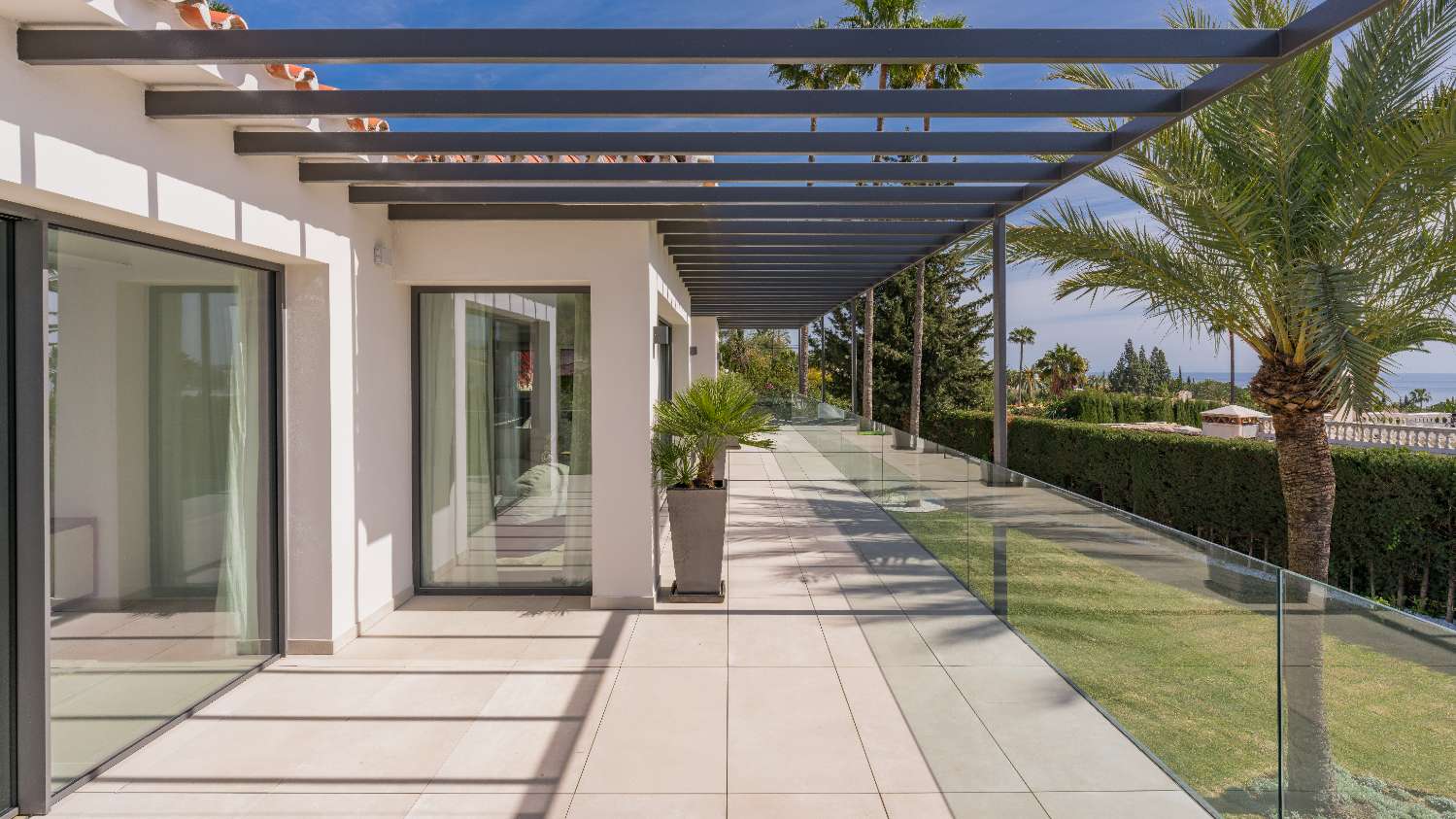 Elegante villa met panoramisch uitzicht op zee in Nagüeles, Marbella-Costa del Sol