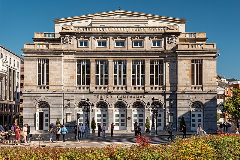 Stor lejlighed til leje med smuk udsigt over Campo de San Francisco