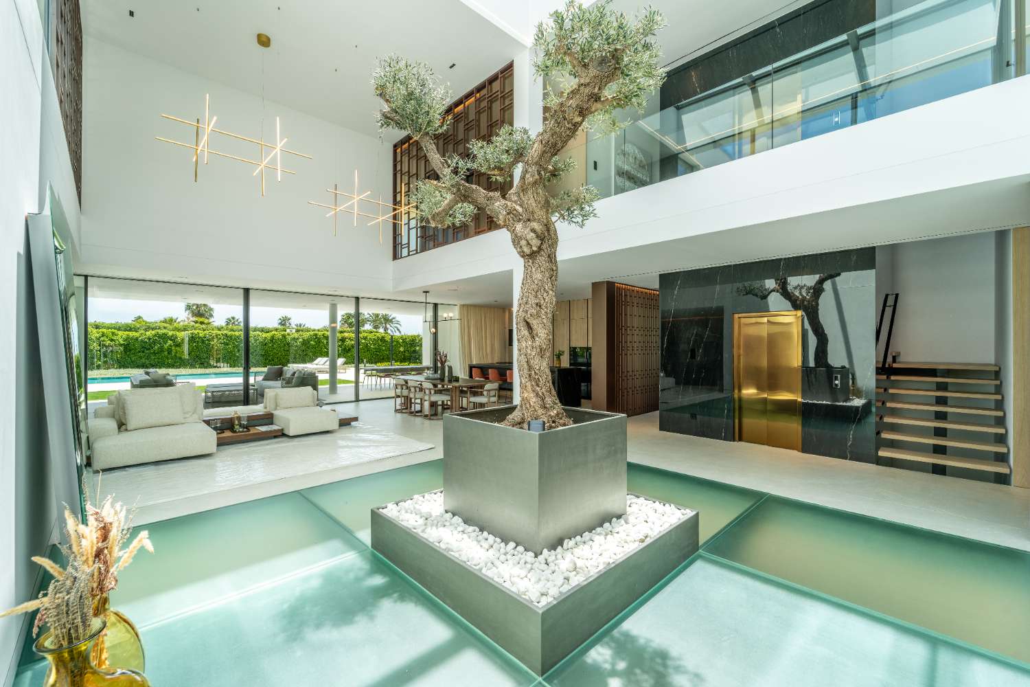 Moderne Luxusvilla mit Meerblick in Marbella Goldene Meile