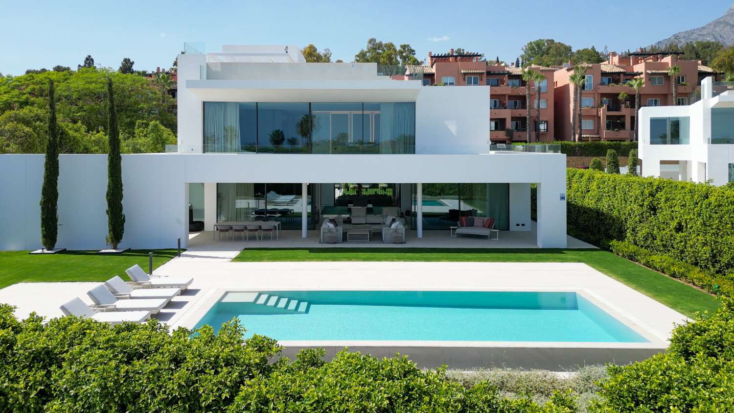 Manoir de luxe moderne avec vue sur la mer à Marbella Golden Mile