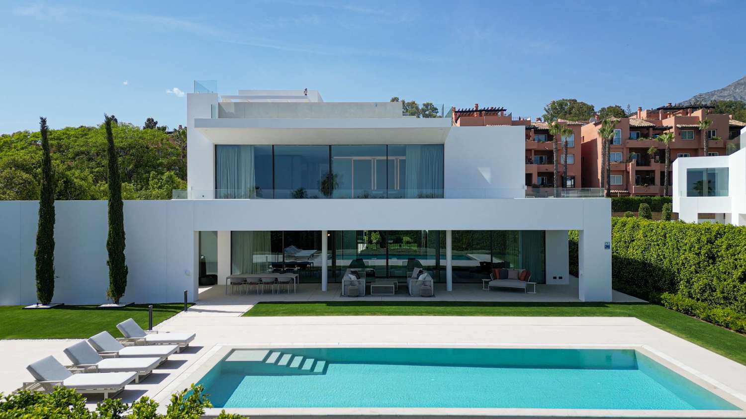 Manoir de luxe moderne avec vue sur la mer à Marbella Golden Mile