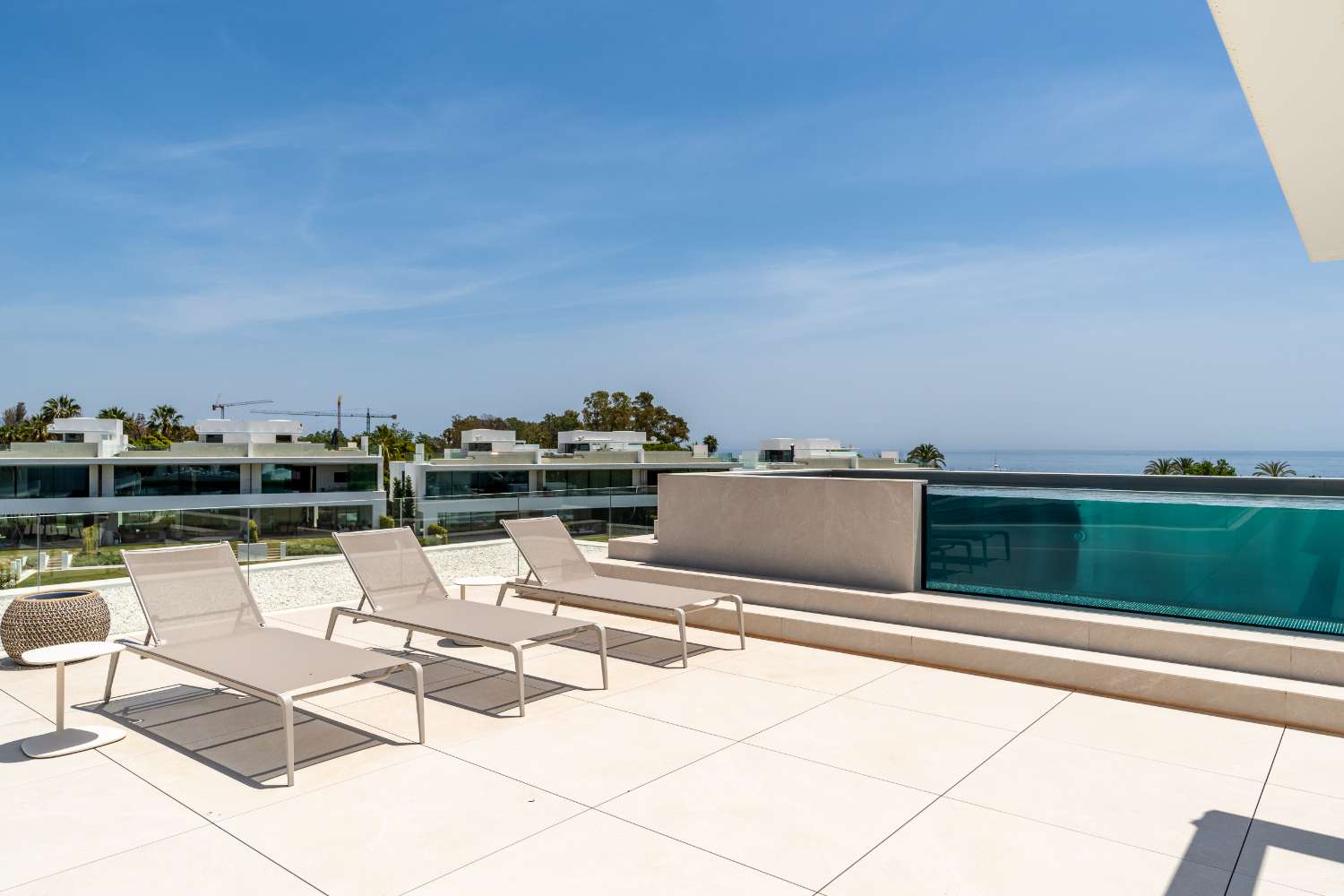 Manoir de luxe moderne avec vue sur la mer à Marbella Golden Mile