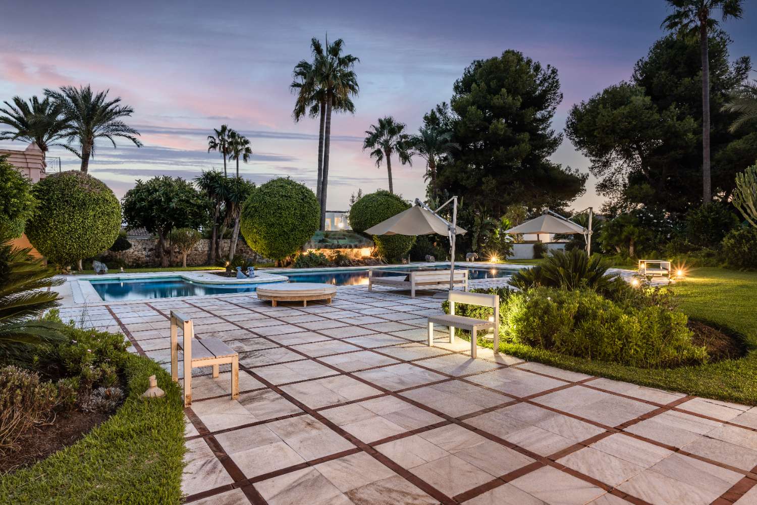 Luxe villa met privé tennisbaan in Paraiso Barronal, Estepona